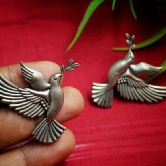 EARRINGS - Picture 3 of 3